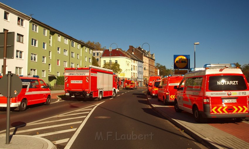Feuer 3 Koeln Muelheim Berlinerstr P277.JPG